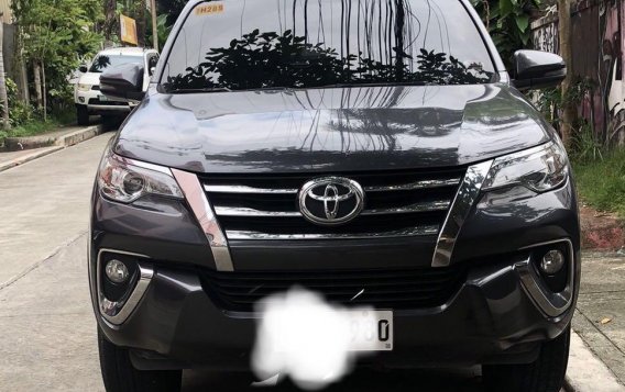 Grey Toyota Fortuner 2018 for sale in Quezon City-2