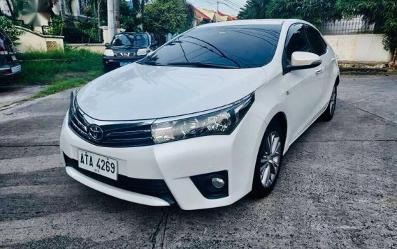 Sell White 2015 Toyota Altis -2