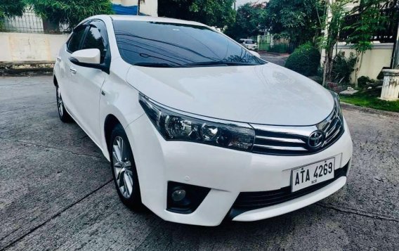 Sell White 2015 Toyota Altis 