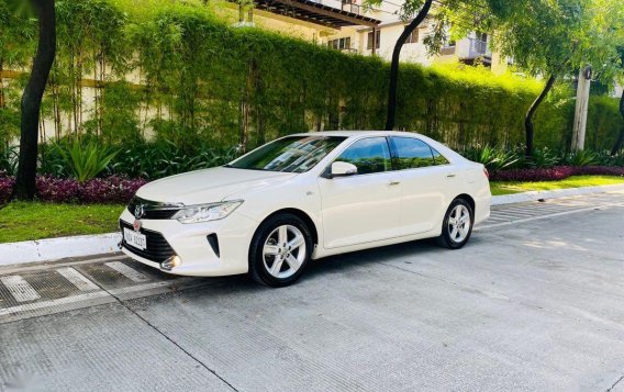 Sell White 2016 Toyota Camry in Taguig-2