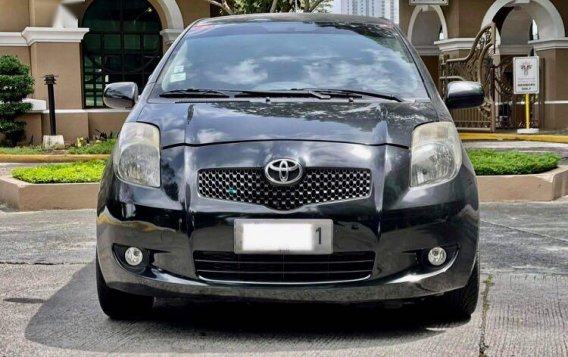Selling Black Toyota Yaris 2008 