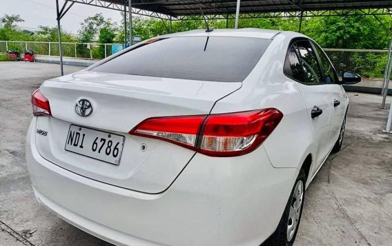Selling White Toyota Vios 2019 in Batangas-3