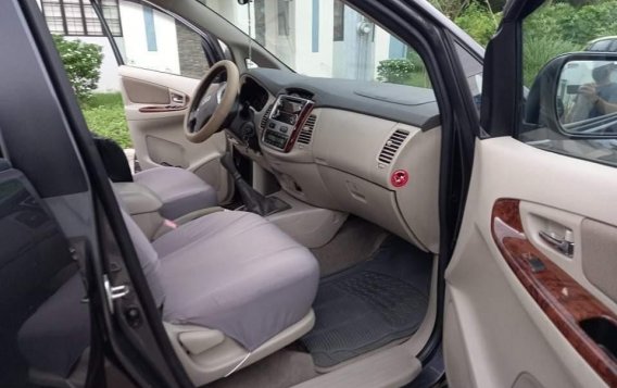 Selling Grey Toyota Innova 2015 in Lucena-5