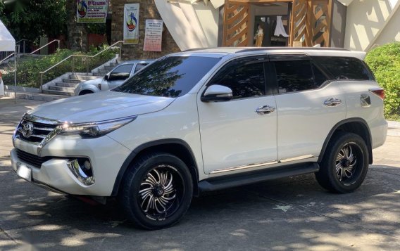White Silver Toyota Fortuner 2018 for sale in Quezon City-7