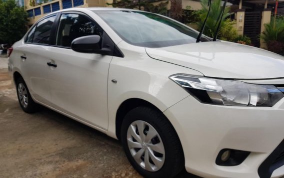 Pearl White Toyota Vios 2016 for sale in Manual