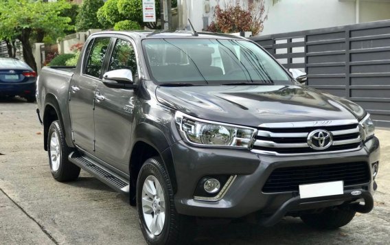 Grey Toyota Hilux 2017 for sale in Muntinlupa-2