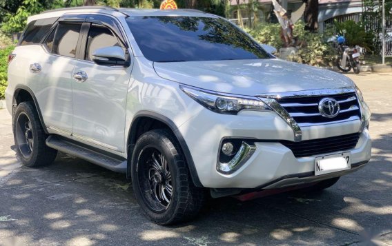 White Silver Toyota Fortuner 2018 for sale in Quezon City-5