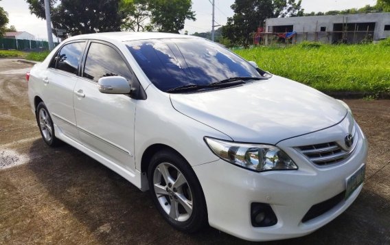 Sell White 2012 Toyota Corolla Altis in Taytay-2