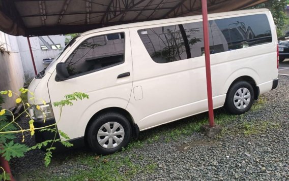 Selling White Toyota Hiace 2018 in Manila-5