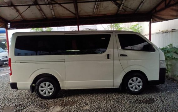 Selling White Toyota Hiace 2018 in Manila-2