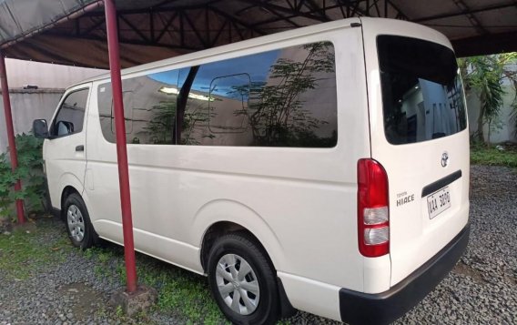 Selling White Toyota Hiace 2018 in Manila-3