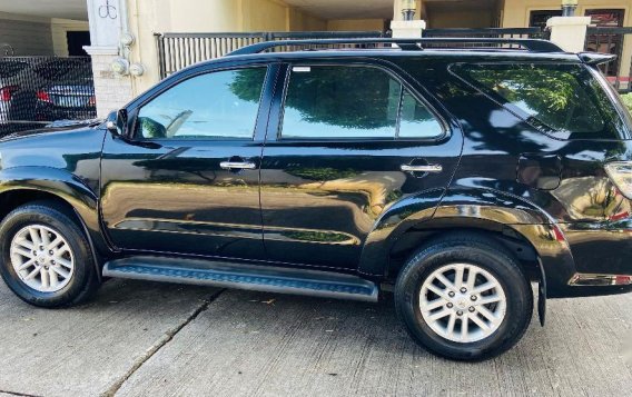 Black Toyota Fortuner 2013 for sale in Automatic-2