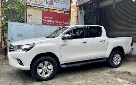 Selling White Toyota Hilux 2019 in Pasig-2