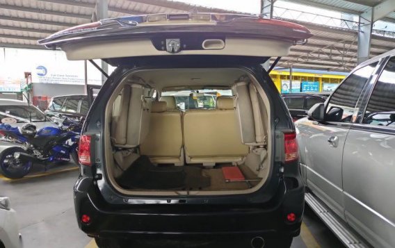 Black Toyota Fortuner 2006 for sale in Pasig-2