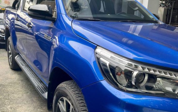 Blue Toyota Hilux 2019 for sale in Pasig-1