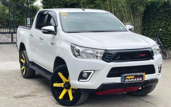 Selling White Toyota Hilux 2017 in Quezon-3