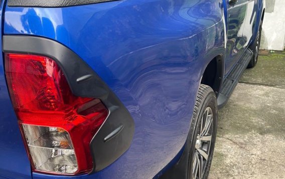 Blue Toyota Hilux 2019 for sale in Pasig-7