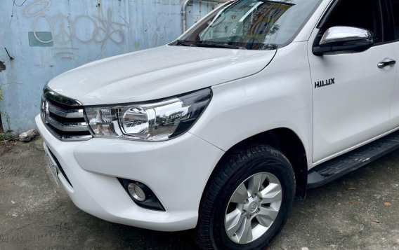 Selling White Toyota Hilux 2019 in Pasig-1