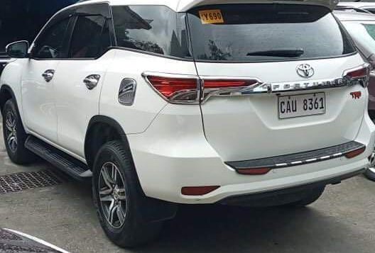 Selling White Toyota Fortuner 2020 in Quezon City-2