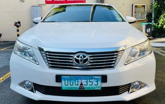 Sell Pearl White 2013 Toyota Camry in Pasig-1
