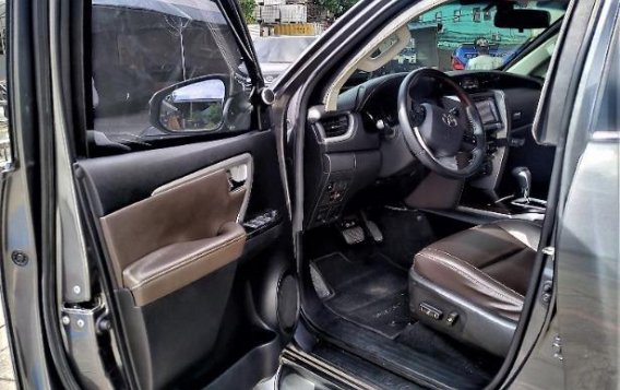 Selling Grey Toyota Fortuner 2017 in Manila-1