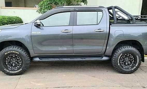 Grey Toyota Hilux 2016 for sale in Automatic-1