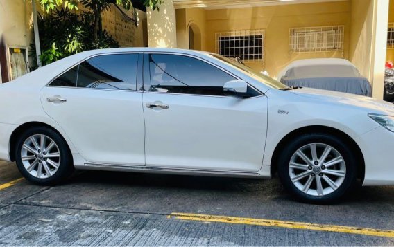 Sell Pearl White 2013 Toyota Camry in Pasig-6