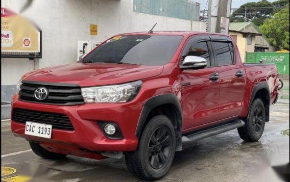 Red Toyota Hilux 2017 for sale in Automatic
