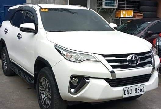 Selling White Toyota Fortuner 2020 in Quezon City-1