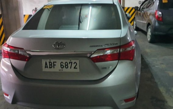 Selling Brightsilver Toyota Corolla Altis 2015 in Quezon-2