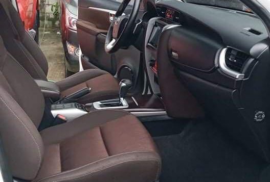 Selling White Toyota Fortuner 2020 in Quezon City-6