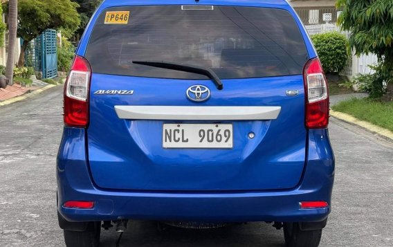 Selling Blue Toyota Avanza 2018 in Las Piñas-1