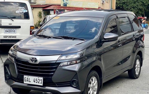 Selling Black Toyota Avanza 2019 in Makati-1