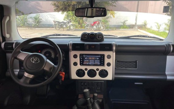 White Toyota Fj Cruiser 2016 for sale in Angeles-6