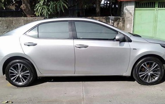 Sell Silver 2017 Toyota Corolla altis in Makati-6