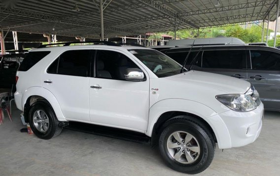Selling White Toyota Fortuner 2008 in Pasig-5