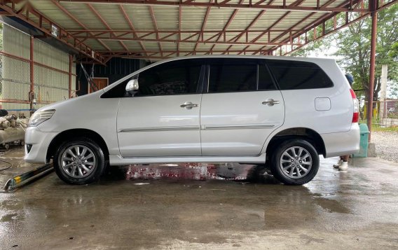 Pearl White Toyota Innova 2013 for sale in Binan