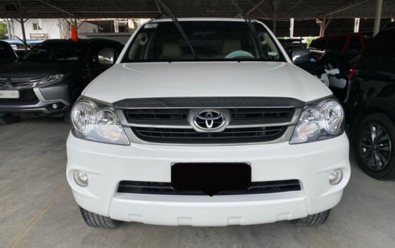 Selling White Toyota Fortuner 2008 in Pasig-2