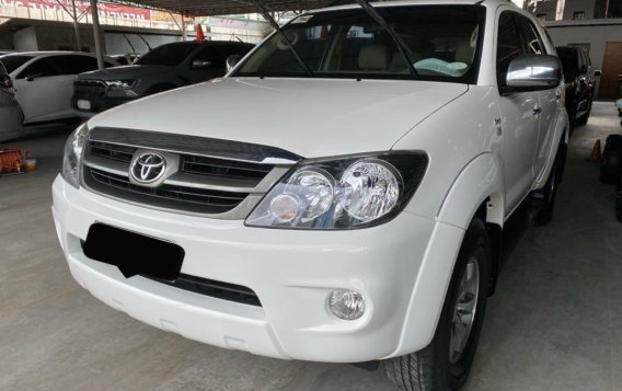 Selling White Toyota Fortuner 2008 in Pasig