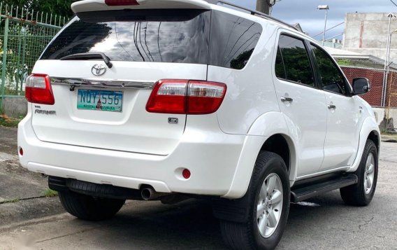 Selling Pearl White Toyota Fortuner 2010 in Las Piñas-4