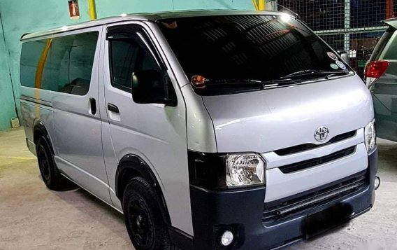 Silver Toyota Hiace 2015 for sale in Manila-2