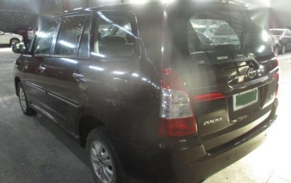 Selling Brown Toyota Innova 2014 in Makati-3