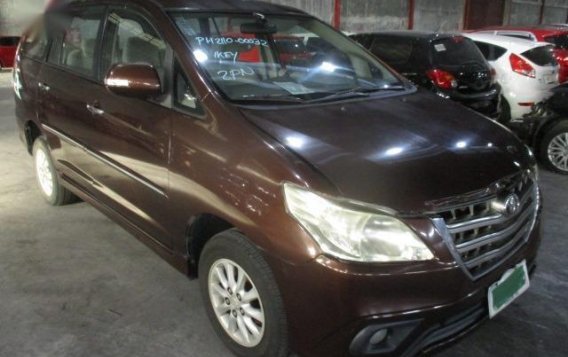 Selling Brown Toyota Innova 2014 in Makati-1