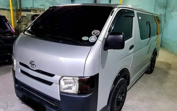 Silver Toyota Hiace 2015 for sale in Manila-1