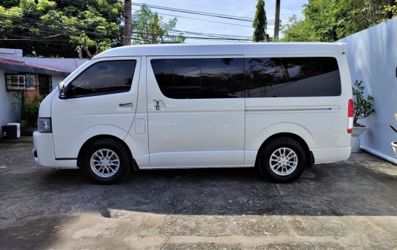 White Toyota Hiace 2015 Van for sale-3