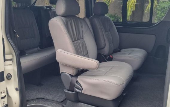 Pearl White Toyota Hiace 2019 for sale in Automatic-8