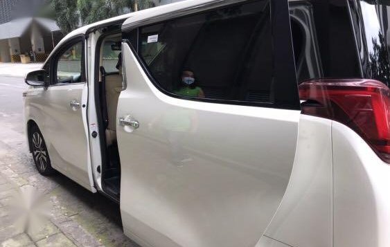 White Toyota Alphard 2019 for sale in Las Piñas-3