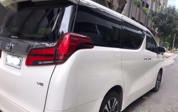 White Toyota Alphard 2019 for sale in Las Piñas-4