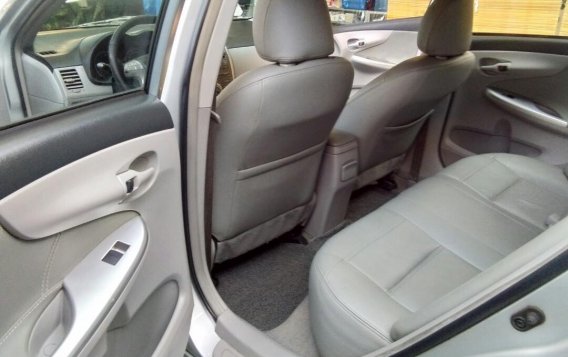 Selling Silver Toyota Corolla altis 2012 in Quezon City-8