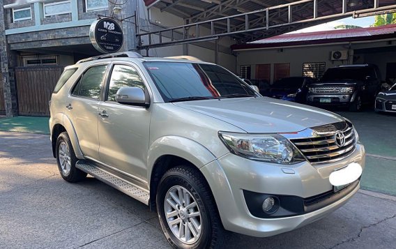 Sell Silver 2013 Toyota Fortuner in Bacoor-2